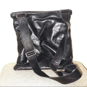 m0851 crossbody leather bag